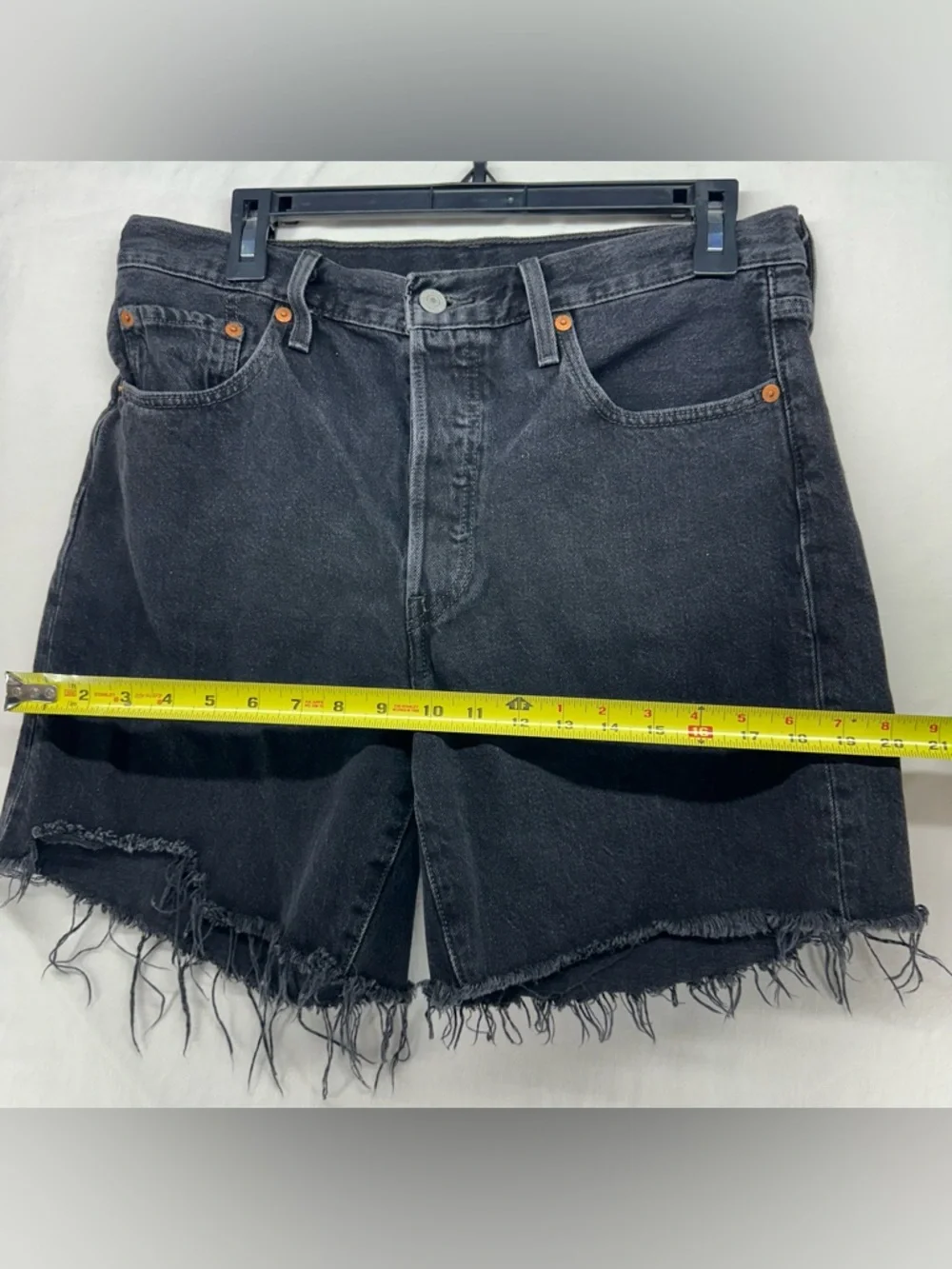 Levi's 501 Mid Thigh Shorts Women's Size 29 Black Dark Wash 100% Cotton Denim - Picture 5 of 11